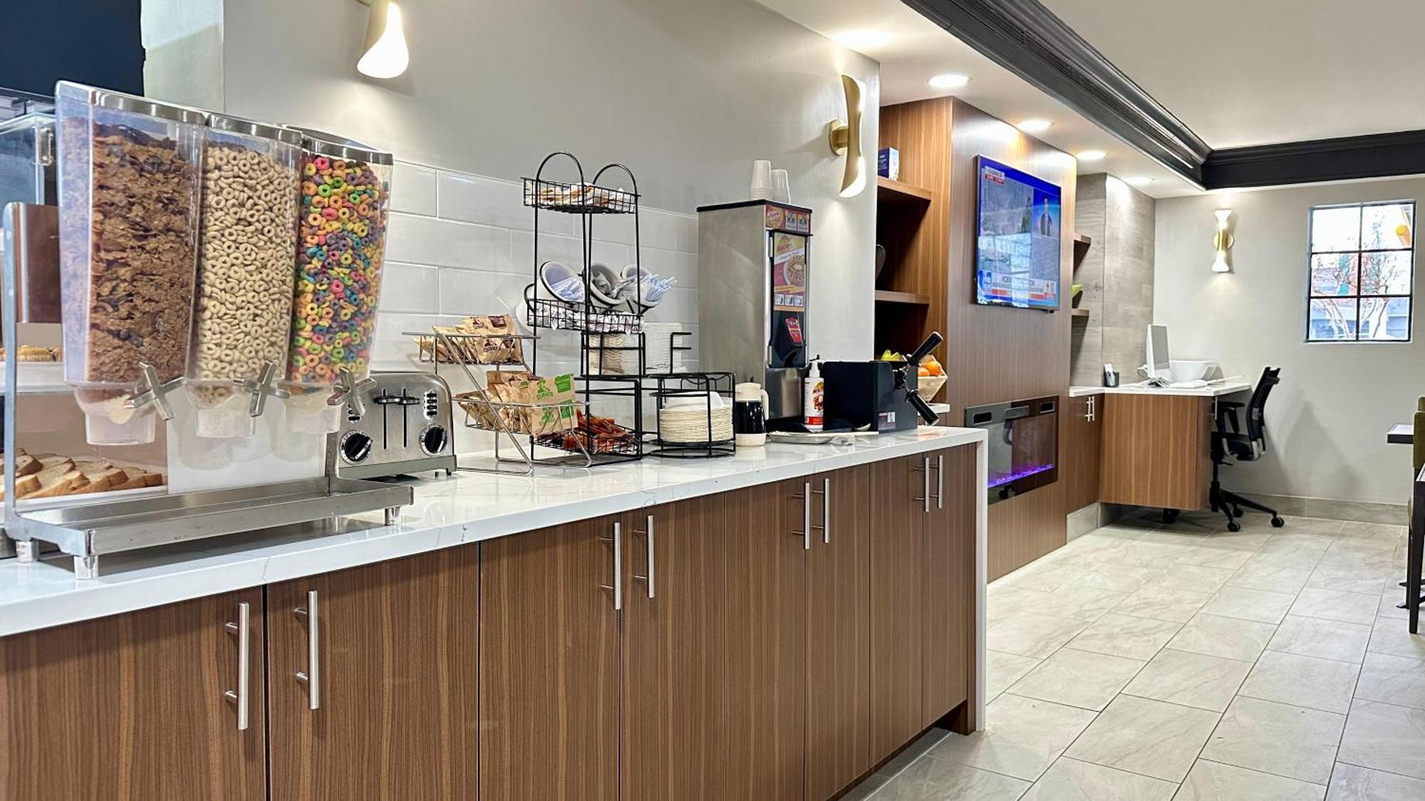 La Quinta Inn By Wyndham Huntsville Research Park Ngoại thất bức ảnh