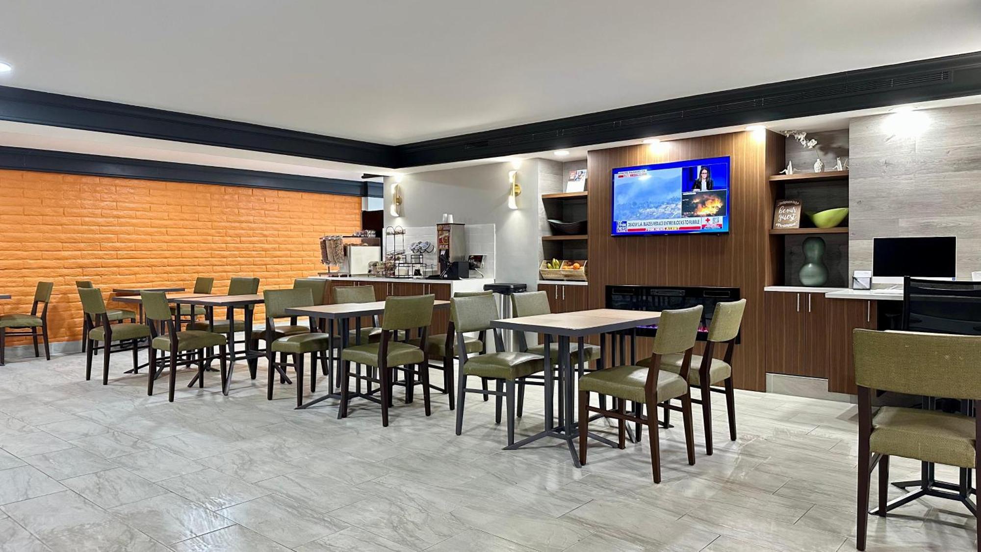 La Quinta Inn By Wyndham Huntsville Research Park Ngoại thất bức ảnh