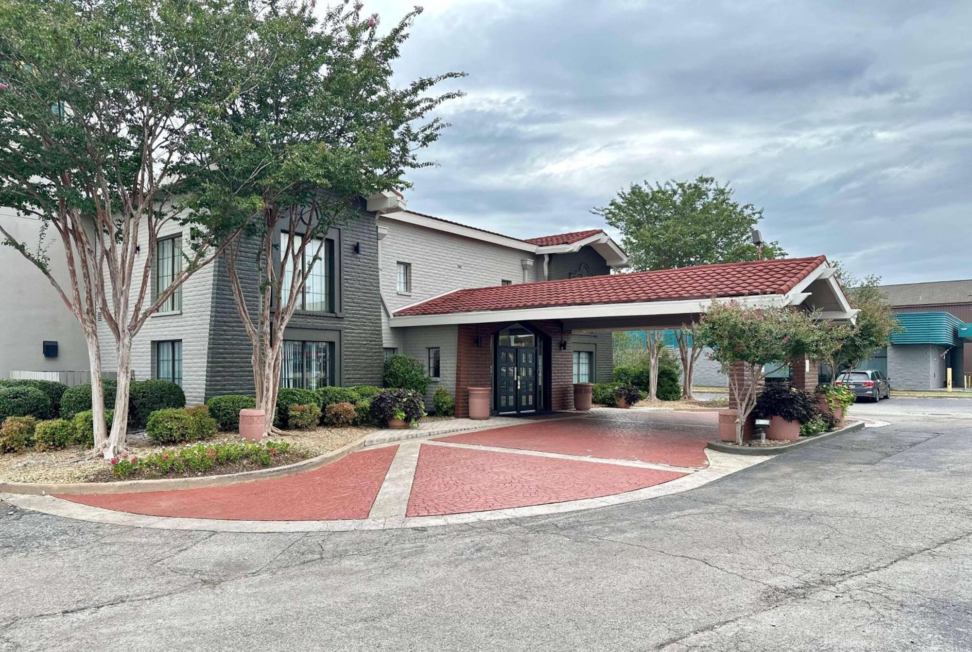 La Quinta Inn By Wyndham Huntsville Research Park Ngoại thất bức ảnh